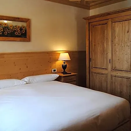 Hotel Goles Sùtrio