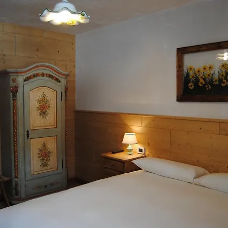 Hotel Goles Sùtrio